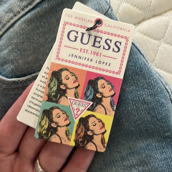 Guess shorts x Jennifer Lopez - Picture 3 of 5